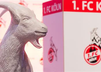 بيان ناري كولن ينهي عضوية شخص رفض وضع مسجد على قميص النادي