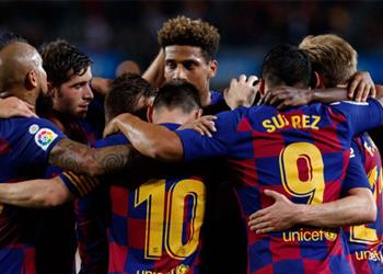 مدافع برشلونة يعلن إصابته بفيروس كورونا