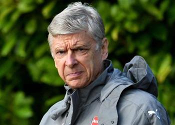 تقارير تكشف رد آرسين فينجر على عرض تدريب برشلونة