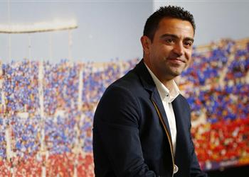 تشافي لم يحن الوقت لتدريب برشلونة وميسي يحتاج للنادي