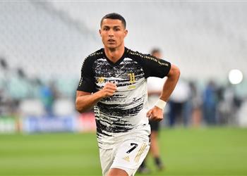 ممثلو رونالدو يكشفون حقيقة رغبته في الرحيل عن يوفنتوس إلى برشلونة