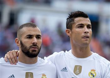 تصريحات بنزيما رونالدو ليس أناني ا في الملعب ولا أجد كلمات كافية للثناء عليه