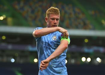 دي بروين يدافع عن ستيرلينج ويؤكد نرتكب نفس الأخطاء طوال العام