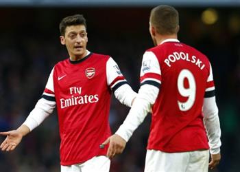 بودولسكي يدافع عن أوزيل أزمته تسبب الخسارة للجميع في آرسنال