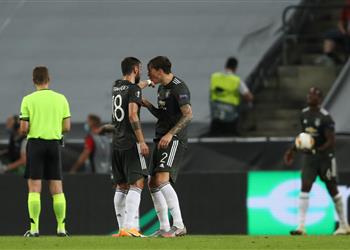 فيديو مشادة بين برونو فرنانديز ولينديلوف بعد تقدم إشبيلية أمام مانشستر يونايتد