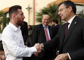 بعد أنباء رحيله ميسي يلتزم الصمت منتظر ا قرارات إدارة برشلونة