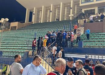تفاصيل خناقة أمير مرتضى منصور مع مسؤول نادي مصر في المدرجات والأمن يتدخل