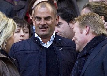 دي بور كومان قادر على تغيير برشلونة والاعتماد على ميسي فقط خاطئ