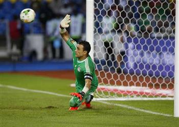 كاف يرشح الحضري للمنافسة على لقب حارس القرن الإفريقي