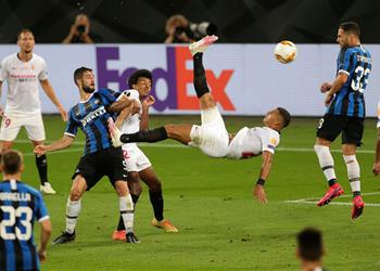 فيديو للمرة السادسة إشبيلية يتوج بـ الدوري الأوروبي أمام إنتر ميلان في مباراة مثيرة