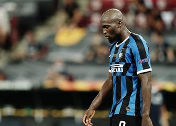 فيديو النيران الصديقة لوكاكو يسجل هدف إشبيلية الثالث أمام إنتر ميلان