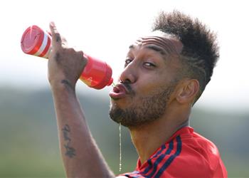 أوباميانج ي لمح لعدم وجود عرض من آرسنال لتجديد عقده