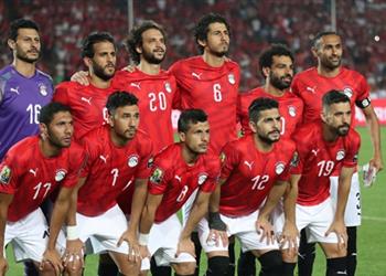 تقارير مدرب منتخب مصر السابق يدرس عرض ا من الدوري الأمريكي