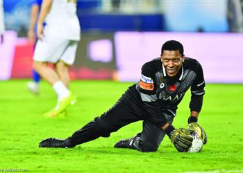 محمد الدعيع يختار الثنائي الأبرز في الأهلي والزمالك ويصرح أتمنى فوز الأحمر والشناوي يشبهني