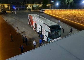 بالفيديو وصول حافلة الزمالك بأمان إلى استاد القاهرة لمواجهة الأهلي