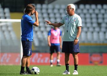 ليبي عن بيرلو مثل زيدان ويستطيع التحدث مع كريستيانو كبطل عظيم