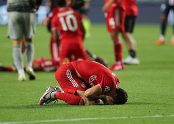 صور انهيار ليفاندوفسكي بعد فوز بايرن ميونخ بـ دوري أبطال أوروبا