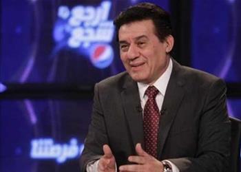 وجهها لـ4 لاعبين مدحت شلبي يفسر الج ملة التي رددها في تعليقه على مباراة الأهلي والزمالك