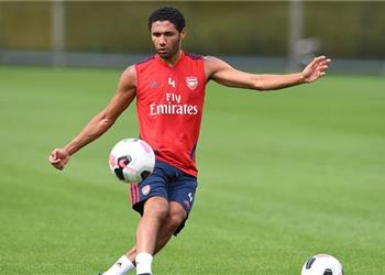 تشكيل آرسنال ضد ميلتون دونز أرتيتا يدفع بـ محمد النني أساسي ا