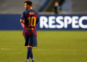 صورة بسبب ميسي تجمع أنصار برشلونة وصحفيين أمام مقر النادي