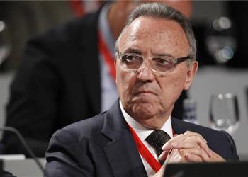 رئيس برشلونة الأسبق يوجه اللوم إلى ميسي لا أحد سيدفع 700 مليون يورو ولماذا تريد الرحيل