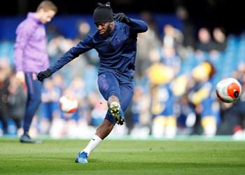 إصابة تانجوي ندومبيلي لاعب توتنهام بـ فيروس كورونا