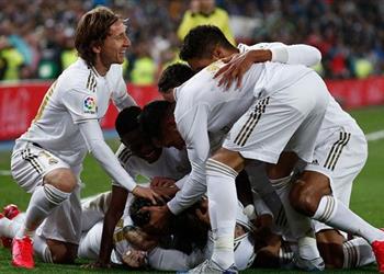 بنفيكا يتواصل مع ريال مدريد لضم مهاجمه بعد خروجه من حسابات زيدان