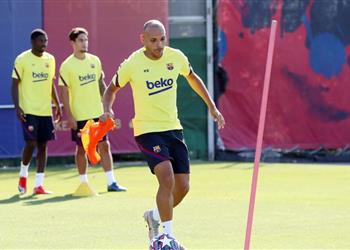 كومان يمنح بريثويت فرصة أخيرة في برشلونة قبل اتخاذ قرار برحيله