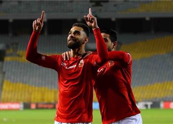 فيديو إصابة عمرو السولية في مباراة الأهلي والمصري وفايلر يجري تبديلا اضطراريا