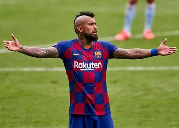 تقارير فيدال يقرر الرحيل عن برشلونة ويحدد وجهته المقبلة