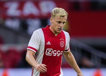 برشلونة يغلق الباب أمام صفقة فان دي بيك