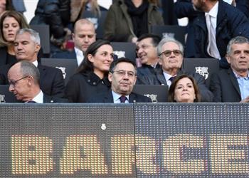 أوندا سيرو أعضاء في برشلونة يحاولون إقناع بارتوميو بالموافقة على رحيل ميسي