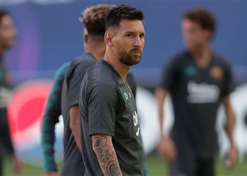 سكاي الصمت يخيم على تدريبات برشلونة بسبب ميسي