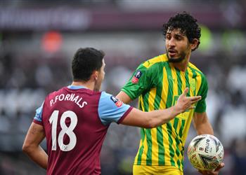 مهاجم وست بروميتش السابق يثير الجدل بشأن مستقبل حجازي