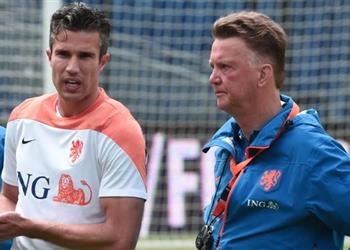 فان بيرسي فان جال الأنسب لخلافة كومان في تدريب هولندا