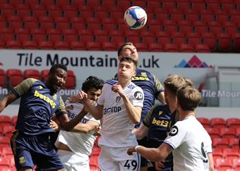 ليدز يونايتد يخسر بثلاثية أمام ستوك سيتي استعداد ا لمواجهة ليفربول