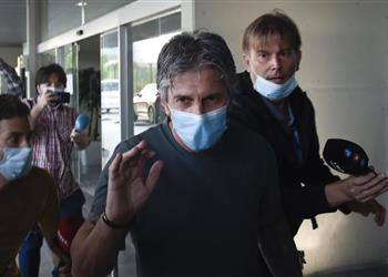 بالصور والد ميسي يصل برشلونة لحضور اجتماع الحسم ويصرح من الصعب استمراره