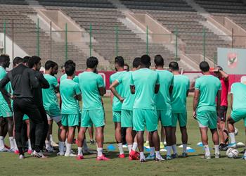 مران الأهلي فايلر يجتمع باللاعبين والسولية يواصل التأهيل