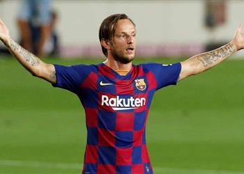 صورة راكيتيتش يستعرض إنجازاته مع برشلونة بعد انتقاله إلى إشبيلية