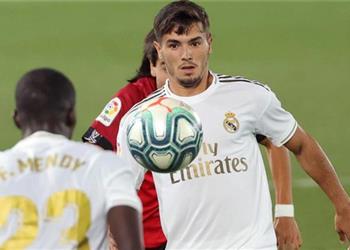 صورة إبراهيم دياز يصل إيطاليا تمهيد ا للانتقال إلى ميلان