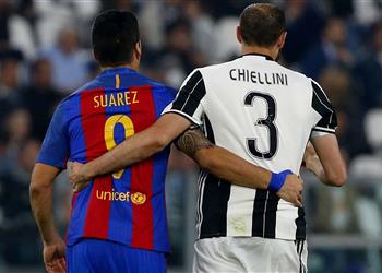 لاجازيتا سواريز تواصل هاتفي ا مع كيليني لمعرفة المزيد عن يوفنتوس