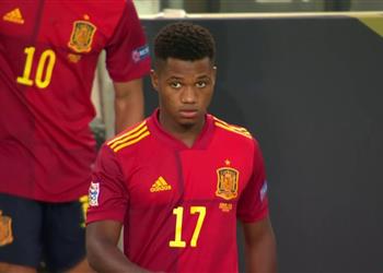 بعمر 17 عام ا أنسو فاتي يحقق إنجازا بمشاركته الأولى مع منتخب إسبانيا