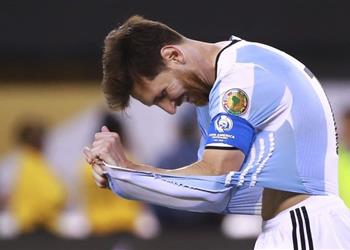 بعد 4 سنوات ميسي يكرر سيناريو الأرجنتين في برشلونة