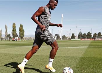 فينيسيوس نيمار مصدر إلهامي وتمنيت المشاركة أمام مانشستر سيتي ولكن