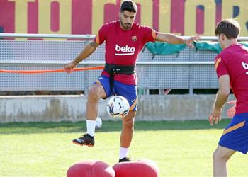 برشلونة يستعد لحسم ملفي سواريز وفيدال