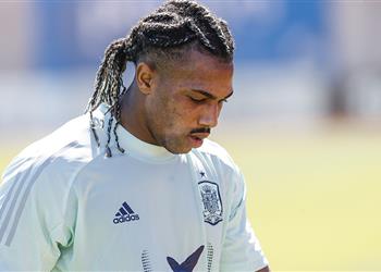 بسبب كورونا استبعاد أداما تراوري من معسكر إسبانيا قبل مواجهة أوكرانيا بالأمم الأوروبية