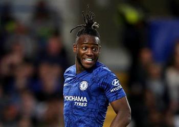 تشيلسي يسعى لزيادة راتب باتشواي وتجديد عقده