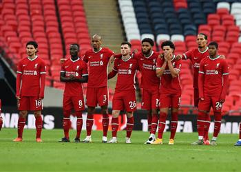 نجم ليفربول يسابق الزمن للحاق بمواجهة ليدز يونايتد في افتتاح البريميرليج