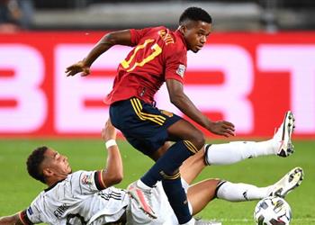 تشكيل إسبانيا ضد أوكرانيا في دوري الأمم الأوروبية فاتي وألكانتارا أساسيان