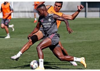 فينيسيوس أتمنى تجنب الإصابات وريال مدريد عينه على الثلاثية